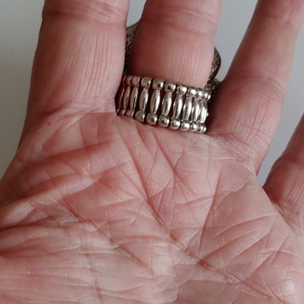 Ring - Picture 2 of 5